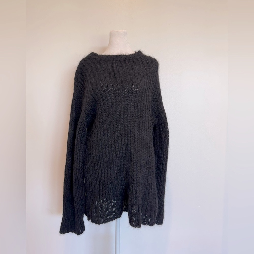 The Range - Oversized Ribbed Black Sweater